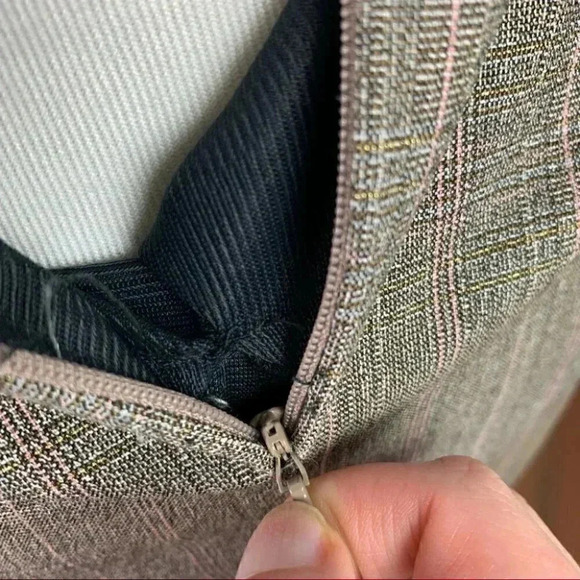 New Louis Verdad dress size 2 gray pink plaid v-neck with pockets career - Picture 3 of 11